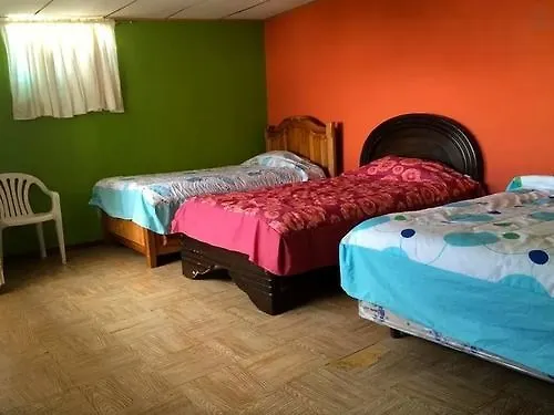 Big Mama House Hotel Quito 2*,